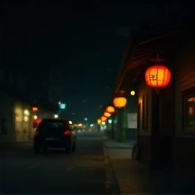 雨夜路灯下雨丝与地面的反光，十二点整的雨剧照